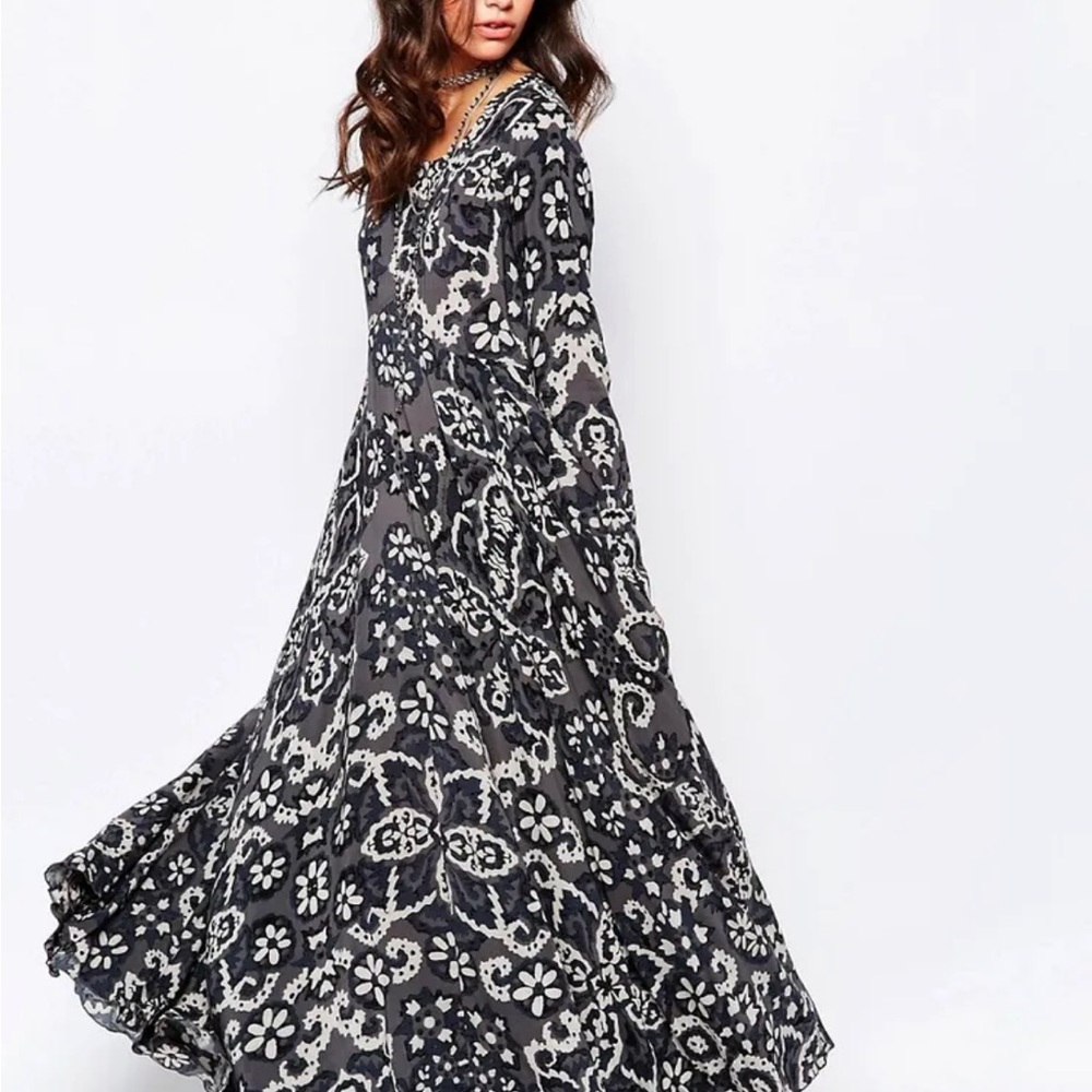 Free People First Kiss Maxi Dress Size Medium Gray Floral